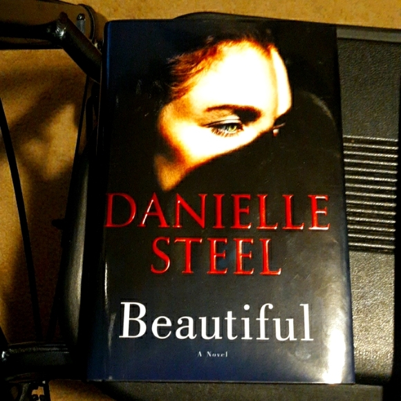 Danielle steel Beautiful - Picture 1 of 2